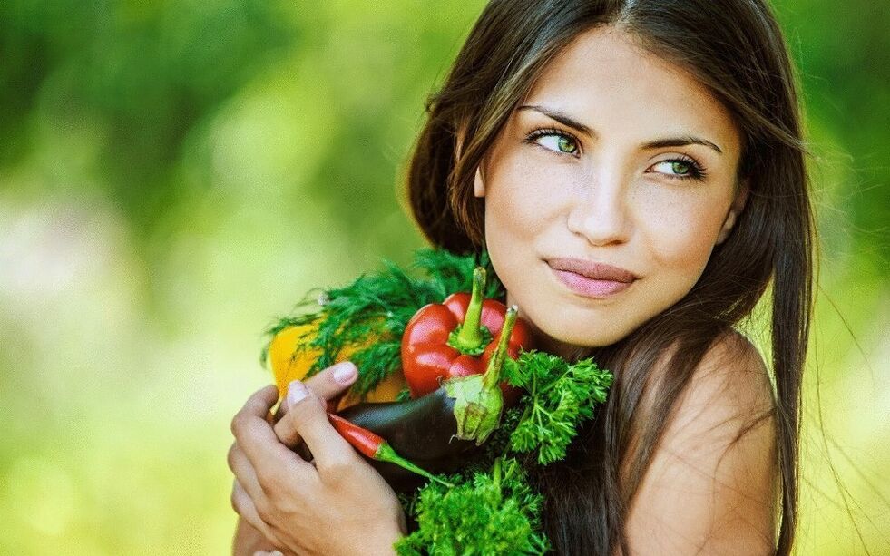 a girl who keeps vegetables to cleanse the body of parasites